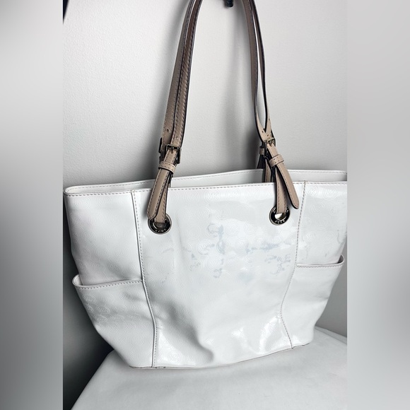 MICHAEL KORS Patent Leather Jet Set Tote White Logo Pattern Shiny Shoulder Bag - Picture 3 of 6